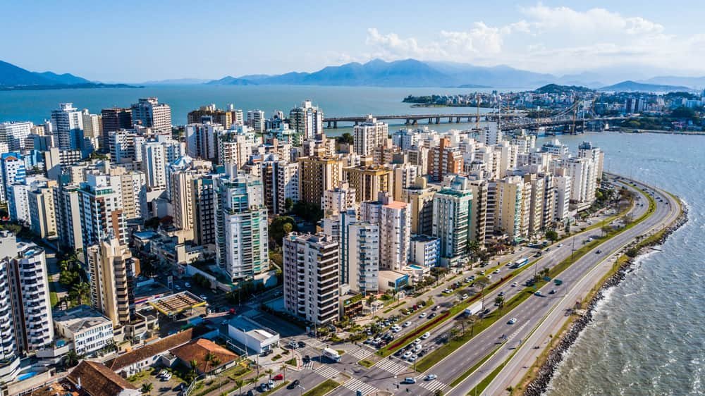 vista panorâmica de florianópolis: vale a pena morar?